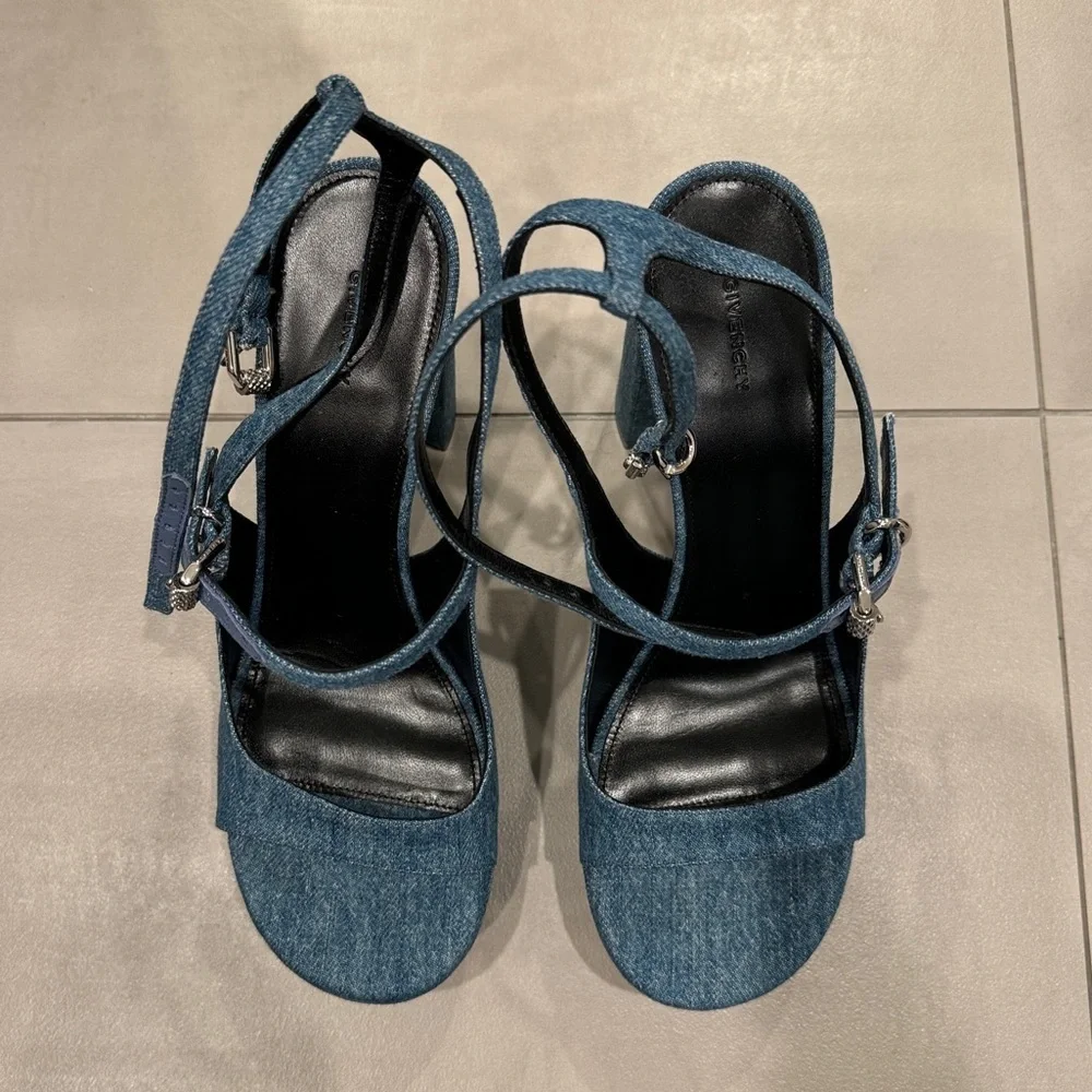 Givenchy bnib voyou